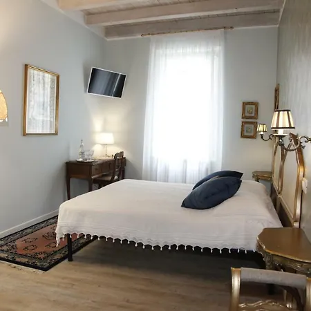 Juliet's Nest In Verona
