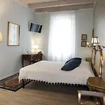 Juliet's Nest In Verona